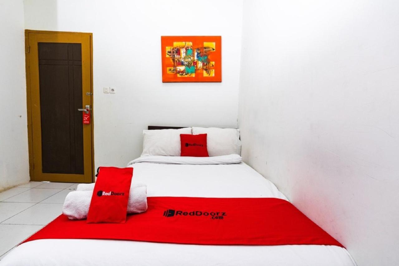 Reddoorz @ Hertasning Area 2 Makassar Exterior photo